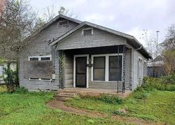 Pre-foreclosure in  E 27TH ST Houston, TX 77009