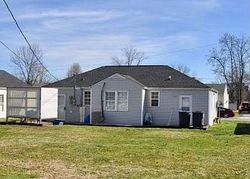 Pre-foreclosure in  CARVER ST Kingsport, TN 37660