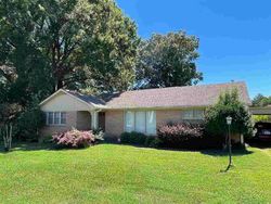 Pre-foreclosure in  CIRCLE DR Halls, TN 38040