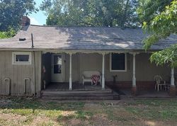 Pre-foreclosure in  LAKE DR NE Mineral City, OH 44656