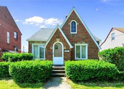 Pre-foreclosure in  MEADOWBROOK AVE Cleveland, OH 44144
