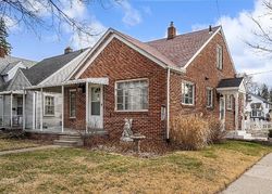 Pre-foreclosure in  WALKER AVE Toledo, OH 43612