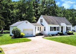 Pre-foreclosure in  CENTER RD Akron, OH 44319