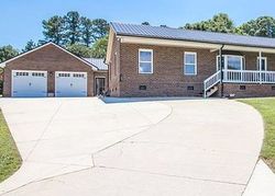 Pre-foreclosure in  HUNTERS CREEK DR Mooresville, NC 28115