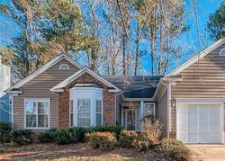 Pre-foreclosure in  JARDIN WAY Charlotte, NC 28215