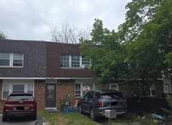 Pre-foreclosure in  GREENWAY TER Middletown, NY 10941