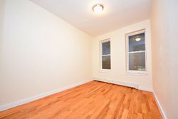 Pre-foreclosure in  WHITE PLAINS RD Bronx, NY 10470