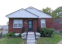 Pre-foreclosure in  SAINT LOUIS AVE Saint Louis, MO 63120