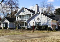 Pre-foreclosure in  KEESTONE DR Senatobia, MS 38668