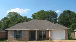 Pre-foreclosure in  BULLRUN DR Byram, MS 39272