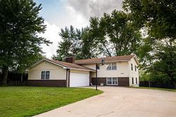 Pre-foreclosure in  OVERLOOK CIR Lawrence, KS 66047