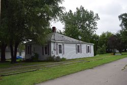 Pre-foreclosure in  E 7TH ST S Newton, IA 50208