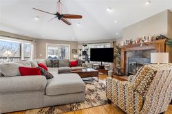 Pre-foreclosure in  INDIAN HILL RD Cedar Rapids, IA 52403