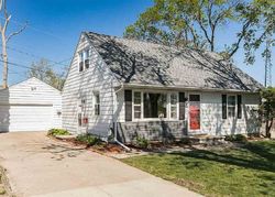 Pre-foreclosure in  RIDGE DR Marion, IA 52302