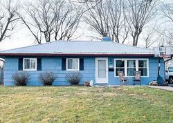 Pre-foreclosure in  LYNWOOD DR Whiteland, IN 46184