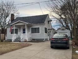 Pre-foreclosure in  MILL ST Hartland, MI 48353