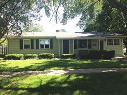 Pre-foreclosure in  KEEPATAW DR Lemont, IL 60439