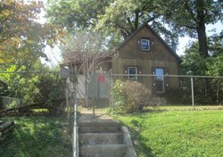 Pre-foreclosure in  PARK AVE Belleville, IL 62220