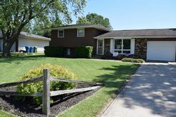 Pre-foreclosure Listing in KENNETH DR LEXINGTON, IL 61753