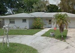 Pre-foreclosure in  PARANDOR PL Sarasota, FL 34235