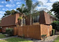 Pre-foreclosure in  PARK SHORE CIR  Fort Myers, FL 33901