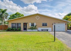 Pre-foreclosure in  RIVERSIDE DR Fort Myers, FL 33905