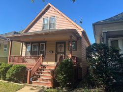Pre-foreclosure in  S SAGINAW AVE Chicago, IL 60617