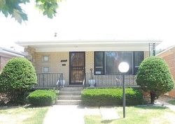 Pre-foreclosure in  S PRAIRIE AVE Chicago, IL 60628
