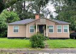 Pre-foreclosure in  TAYLOR AVE Mobile, AL 36606