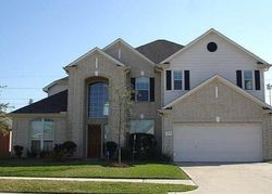 Pre-foreclosure in  WHITE OAK RIDGE DR Houston, TX 77095