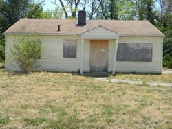 Pre-foreclosure in  N 71ST ST East Saint Louis, IL 62203