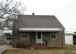 Pre-foreclosure in  E 35TH ST Erie, PA 16504