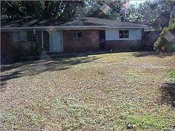 Pre-foreclosure in  HAWTHORNE DR Mobile, AL 36693