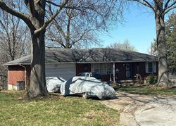 Pre-foreclosure in  HARVARD AVE Independence, MO 64052