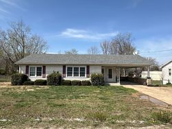 Pre-foreclosure in  S BAUGH LN Poplar Bluff, MO 63901