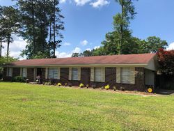 Pre-foreclosure in  WOODVIEW CIR Amory, MS 38821