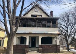 Pre-foreclosure in  DUPONT AVE N Minneapolis, MN 55411