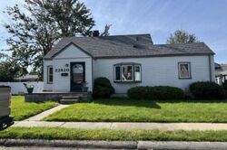 Pre-foreclosure in  PLEASANT ST Saint Clair Shores, MI 48080