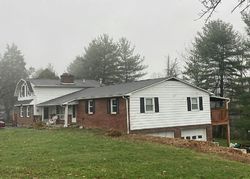 Pre-foreclosure in  TOLLGATE RDG Hancock, MD 21750