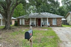 Pre-foreclosure in  SHE LEE PLACE RD Gonzales, LA 70737