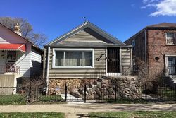 Pre-foreclosure in  S DOBSON AVE Chicago, IL 60619