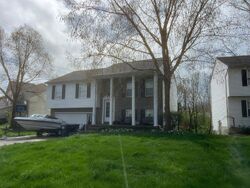 Pre-foreclosure in  HILLIARD DR Hebron, KY 41048