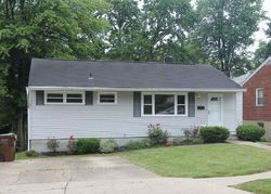 Pre-foreclosure in  CIRCLE DR Florence, KY 41042