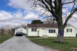 Pre-foreclosure in  E 1050 S Lynn, IN 47355