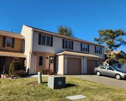 Pre-foreclosure Listing in BUTTERNUT LN ROCKY HILL, CT 06067