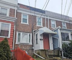 Pre-foreclosure in  DOVER ST Bridgeport, CT 06610