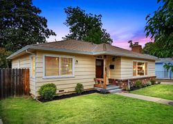 Pre-foreclosure in  ROANOKE AVE Sacramento, CA 95838