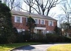 Pre-foreclosure in  DOCK LN Great Neck, NY 11024