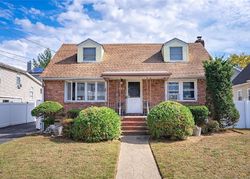 Pre-foreclosure in  OAKLEY AVE Elmont, NY 11003