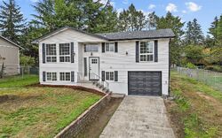 Pre-foreclosure in  16TH AVE E Tacoma, WA 98445